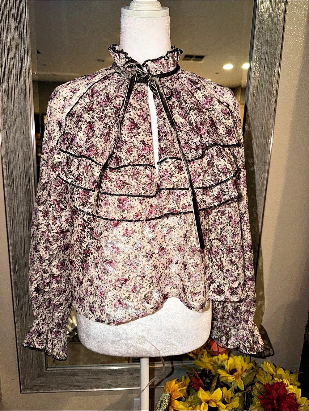 Zara Floral Ruffle Blouse in Pink & White Size Medium